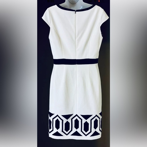 ADRIANNA PAPELL Black Cream V Neckline Cap Sleeve Career Dress 6 Lined Design - Picture 2 of 11